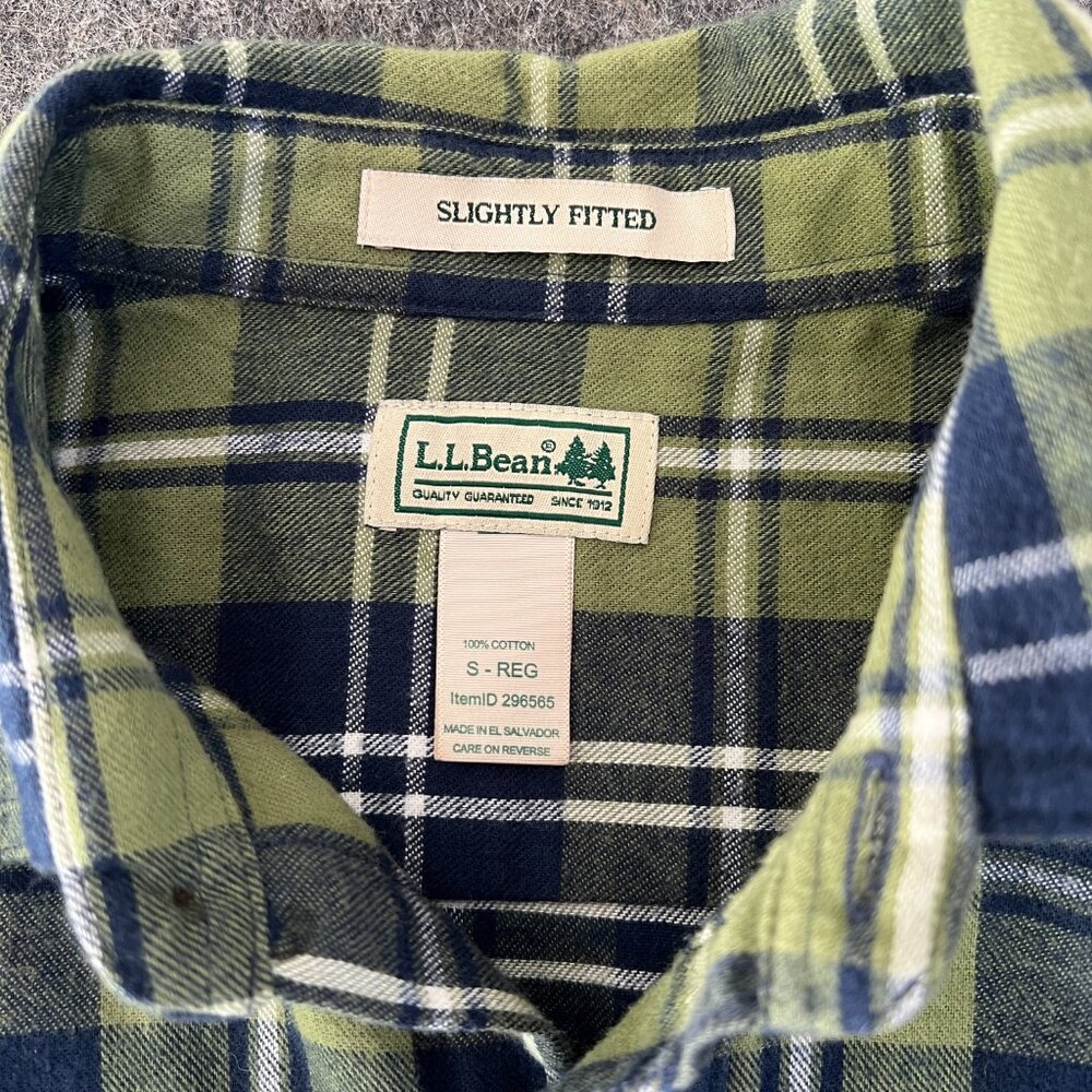 L.L. Bean Men's Small Plaid Cotton Flannel Green Blue Casual Button Down Shirt - Picture 2 of 3